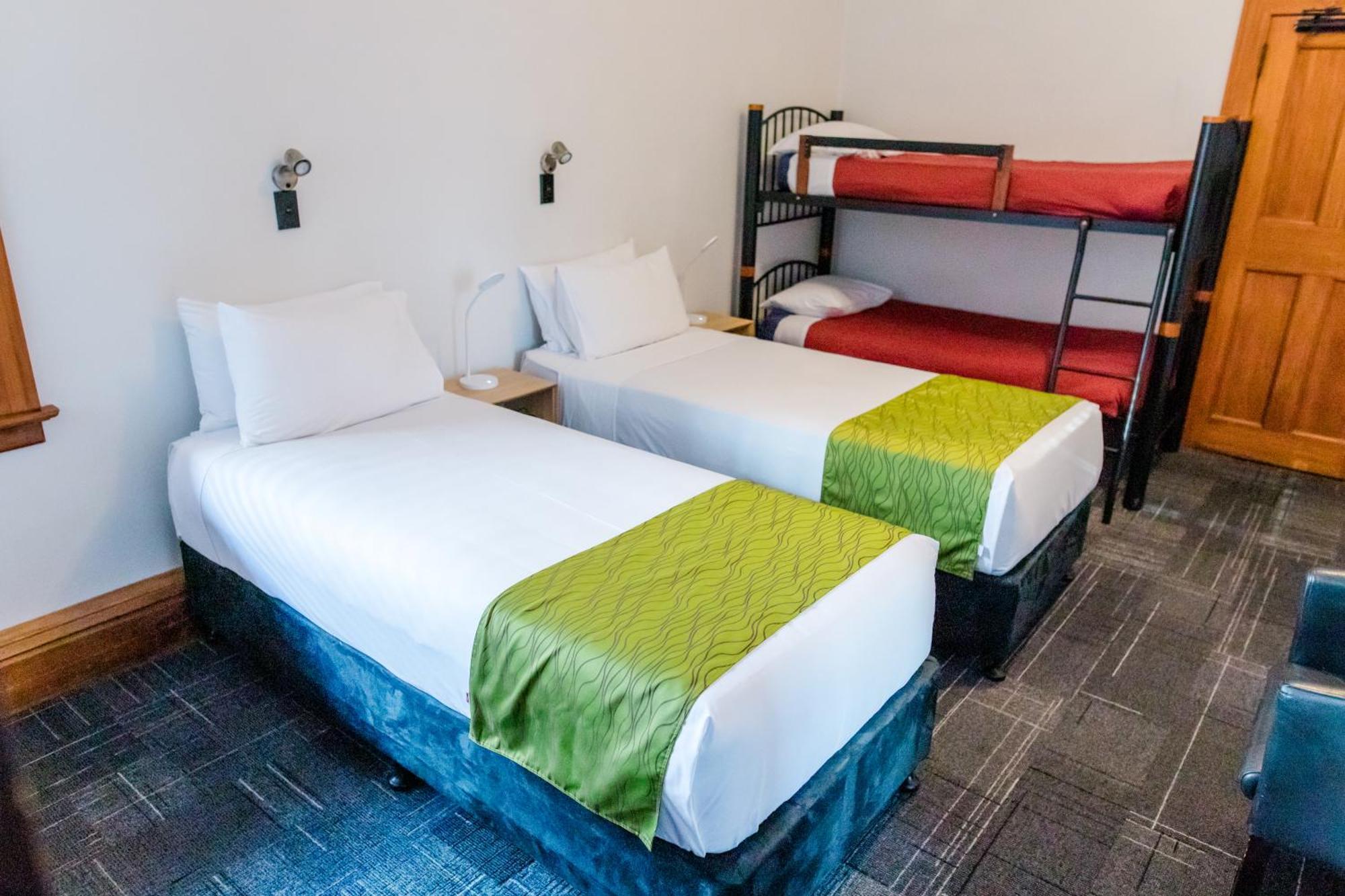 The Cambridge Hotel & Backpackers Wellington Exteriör bild